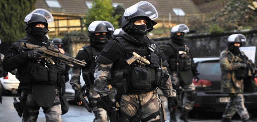Γαλλική Αστυνομία: Μέχρι και 6 ομάδες ισλαμιστών τρομοκρατών έτοιμοι να κτυπήσουν στο Παρίσι