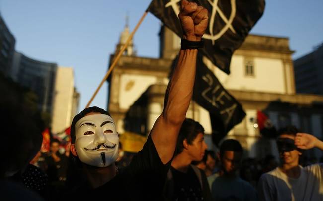 Anonymous: Άρχισαν τις κυβερνοεπιθέσεις σε σελίδες τζιχαντιστών