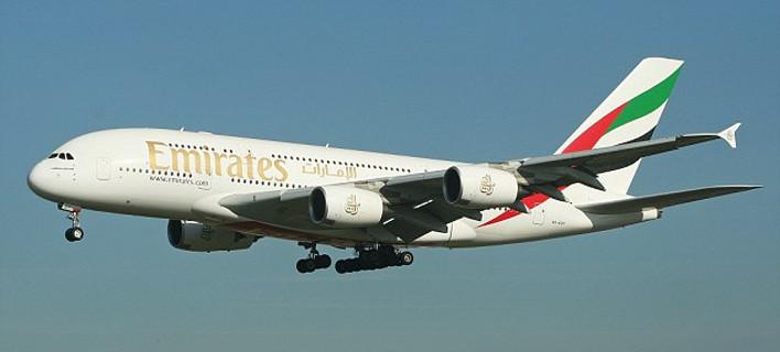 EKTAKTO: Αεροσκάφος της Emirates ξαφνικά άλλαξε πορεία πάνω από τη Γερμανία