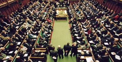Πολιτική αντιπαράθεση στη Βρετανία στον απόηχο των επιθέσεων στη Γαλλία