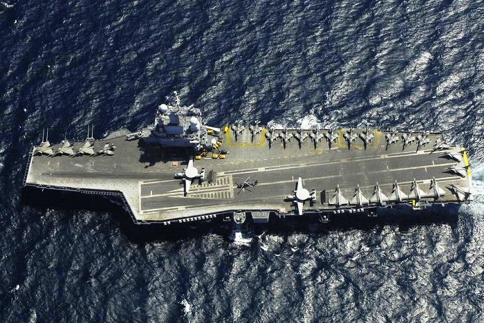 Φ. Ολάντ: «Το Charles de Gaulle στη μάχη κατά της ISIS»