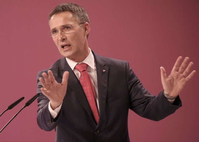ΝΑΤΟ: “Η Μόσχα να μην υποστηρίζει τους ρωσόφωνους” – Αυτοί όμως στηρίζουν τους Ναζί του Κιέβου