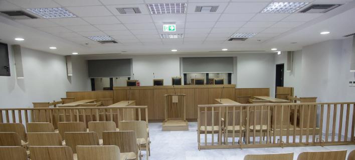 Σε δίκη 16 άτομα για τα σκάνδαλα σε Μύκονο και Άνδρο