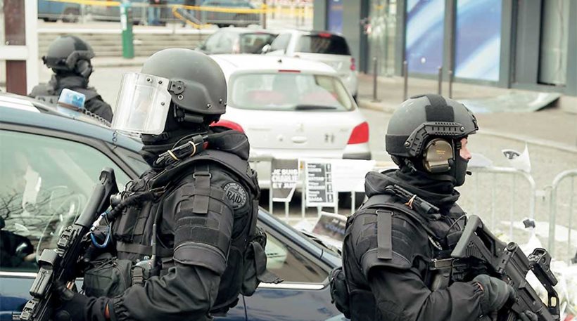 Ενισχύει τα μέτρα ασφαλείας η Κομισιόν μετά τις απειλές των τζιχαντιστών
