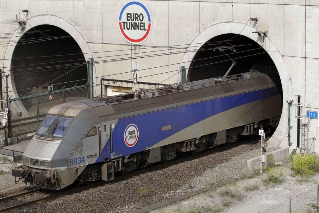 Καπνός στη σήραγγα της Μάγχης – Άγνωστο αν πρόκειται για τρομοκρατικό χτύπημα