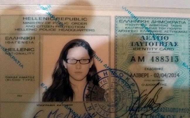 Ξανθιά κυκλοφορεί η «Αγγελική» του Χριστόδουλου Ξηρού – Μάρτυρες τη συνάντησαν στο Λουτράκι
