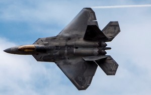 Δείτε το μαχητικό F-22 Raptor της USAF [βίντεο]