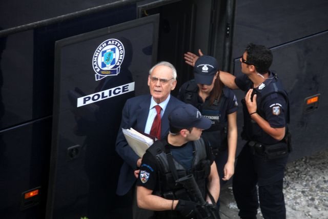 Τσοχατζόπουλος: “Δεν έχω σχέσεις με τις βόμβες, με κατηγορούν για πολιτικούς λόγους”!