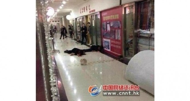 Αποκεφάλισε και μαχαίρωσε πελάτες σε εμπορικό κέντρο στην Κίνα (σκληρές εικονες)