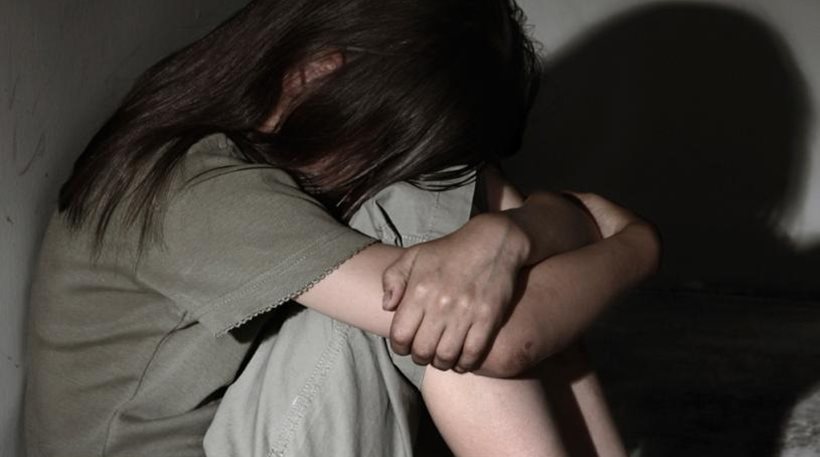 Κως: Στο εδώλιο 51χρονος που βίαζε επί 4 χρόνια την ανήλικη κόρη της συντρόφου του