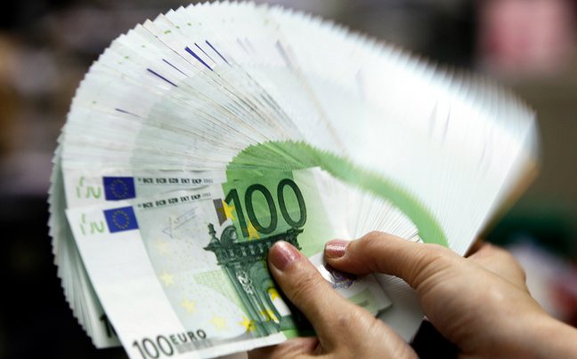 Βόλος: Τους εξαπατούσε λέγοντας ότι χρειάζεται χρήματα για κλειδαρά!