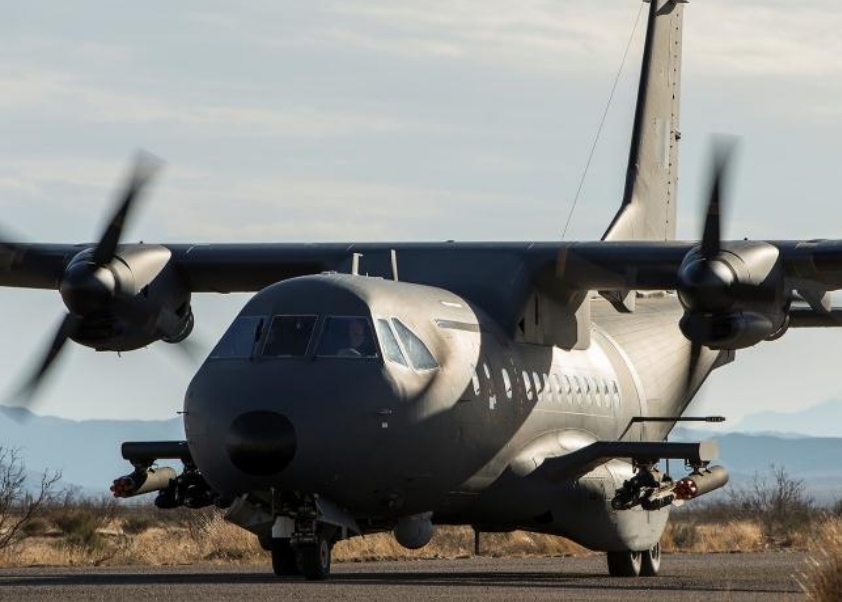Μετατρέποντας τα CN-235 σε εξοπλισμένα και τα πανίσχυρα AC-130U εν δράσει [βίντεο]