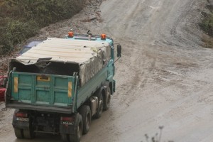Άρτα: Φόρτωναν χωρίς άδεια αμμοχάλικο