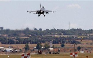 Μπαράζ αεροπορικών επιδρομών στο ISIS