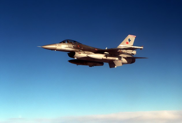 Τουρκικά F-16 εναντίον ενός ρωσικού αναγνωριστικού