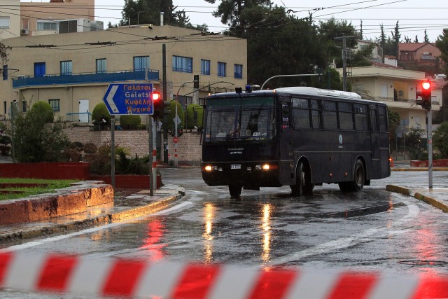 Η Αντιτρομοκρατική  διεξάγει έρευνες στη Νέα Σμύρνη για το χτύπημα στην πρεσβεία του Ισραήλ