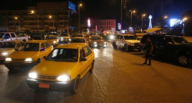 Γιόρτασαν μέχρι το πρωί οι κάτοικοι της Βαγδάτης την άρση της απαγόρευσης