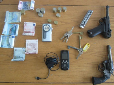 Τρίπολη: Ληστής με… πλούσιο βιογραφικό απείλησε αστυνομικούς με όπλο