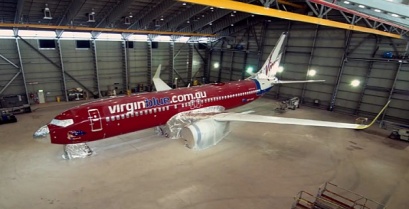 Δείτε πώς αλλάζουν χρώμα σε ένα Boeing 737 [βίντεο]