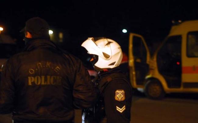 Λάρισα: Την έβγαλαν με τη βία από το αυτοκίνητο και το έκλεψαν