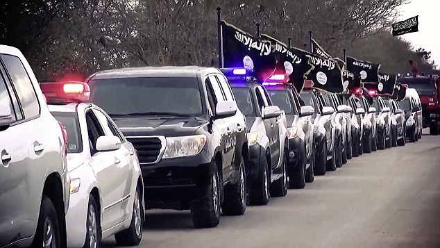 Επίδειξη δύναμης από το ISIS: Παρέλαση της «αστυνομίας» των τζιχαντιστών στη Λιβύη! (vid, εικόνες)