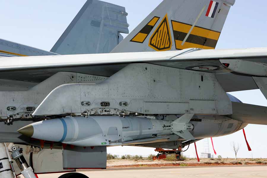 Νέα έκδοση της JDAM που τριπλασιάζει την εμβέλεια