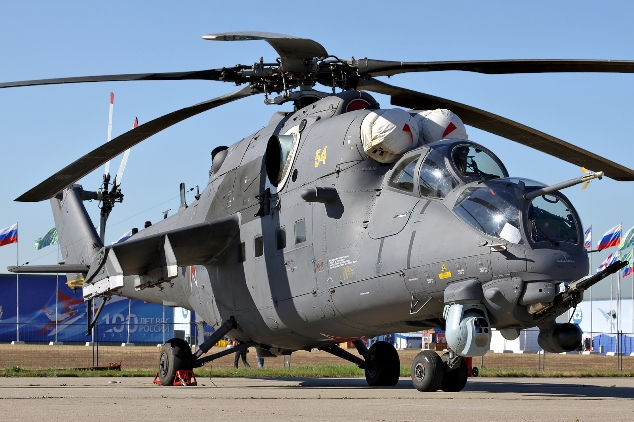 Τα επιθετικά ελικόπτερα Mi-35 και Ka-52 πετούν στη χιονισμένη Ρωσία – Εντυπωσιακό βίντεο