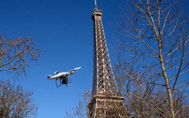 Γαλλία: Τα drones επέστρεψαν- Νέες πτήσεις πάνω από το Παρίσι