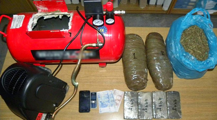 Βόλος: Μετέφερε δύο κιλά ηρωίνης και τέσσερα κιλά χασίς σε… κομπρεσέρ!