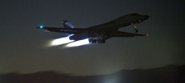 Νυκτερινές απογειώσεις B-1B: «Βρυχηθμοί» στην ΑΒ Nellis (Βίντεο)