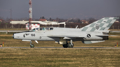 Χαμηλές πτήσεις από κροατικό MIG-21 [βίντεο]