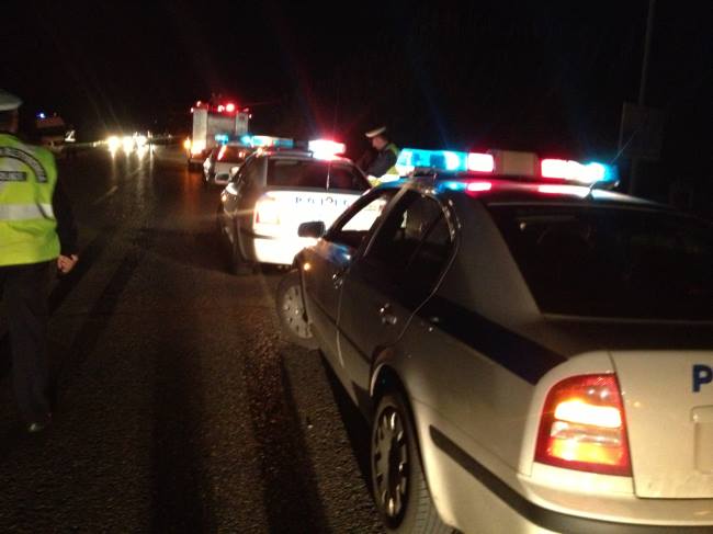 Μπλόκο σε αυτοσχέδιους αγώνες στη Λ. Μαραθώνος – Ένας αστυνομικός τραυματίστηκε