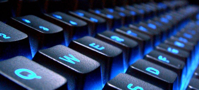 Ποινική δίωξη για τα υβριστικά σχόλια στο διαδίκτυο για τον Βαγγέλη Γιακουμάκη