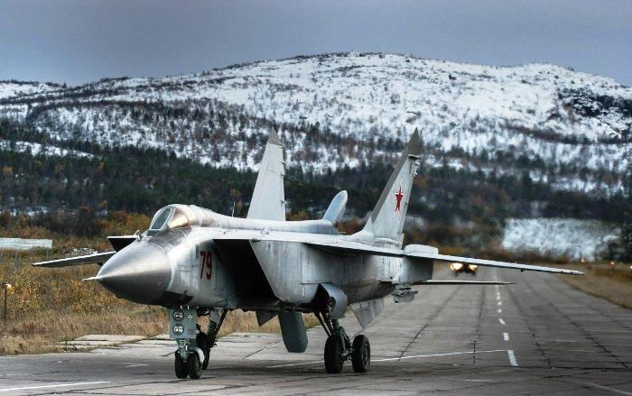 Εντατικά στρατιωτικά γυμνάσια του ρωσικού Ναυτικού και Αεροπορίας στην Αρκτική – Βίντεο