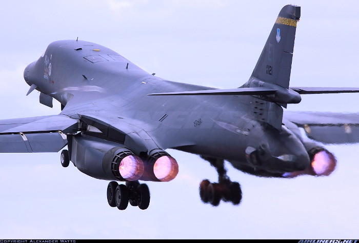 Οι καλύτερες λήψεις από απογειώσεις του B-1B Lancer