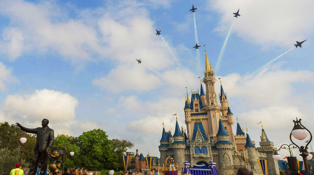 Οι Blue Angels πάνω από το κάστρο της… Σταχτοπούτας