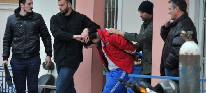 Αυτός είναι ο γιος της 60χρονης που δολοφονήθηκε άγρια στη Βούλα [εικόνες, βίντεο]