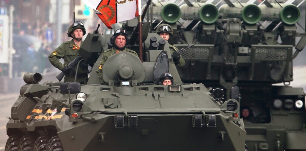 Κολοσσιαία μεταφορά δυνάμεων για την Παρέλαση της Νίκης στη Μόσχα: Armata, Koalitsija-SV, Kurganets και Bumerang σε πρώτη δημόσια εμφάνιση!