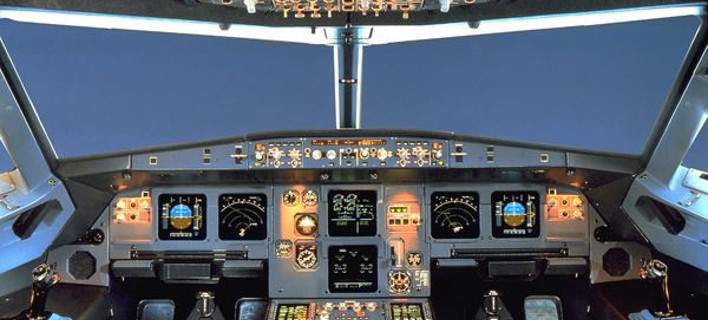 Tο πιλοτήριο του Airbus που κλειδώθηκε ο A.Lubitz – Ποιο κουμπί πάτησε και έριξε το αεροσκάφος (εικόνες)
