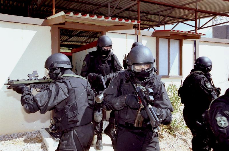 Οδηγούν σε διάλυση τα ΕΚΑΜ: Αντί να εκπαιδεύονται τους έχουν να φρουρούν στόχους!