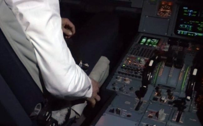 Ο κυβερνήτης ικέτευε τον Λούμπιτς να ανοίξει την πόρτα του πιλοτηρίου
