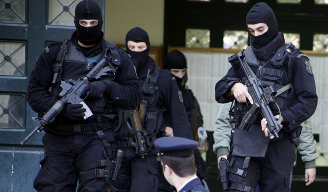 Αντιτρομοκρατική: Συνέλαβε δύο αλλοδαπούς που εφοδίαζαν με όπλα τους Πυρήνες