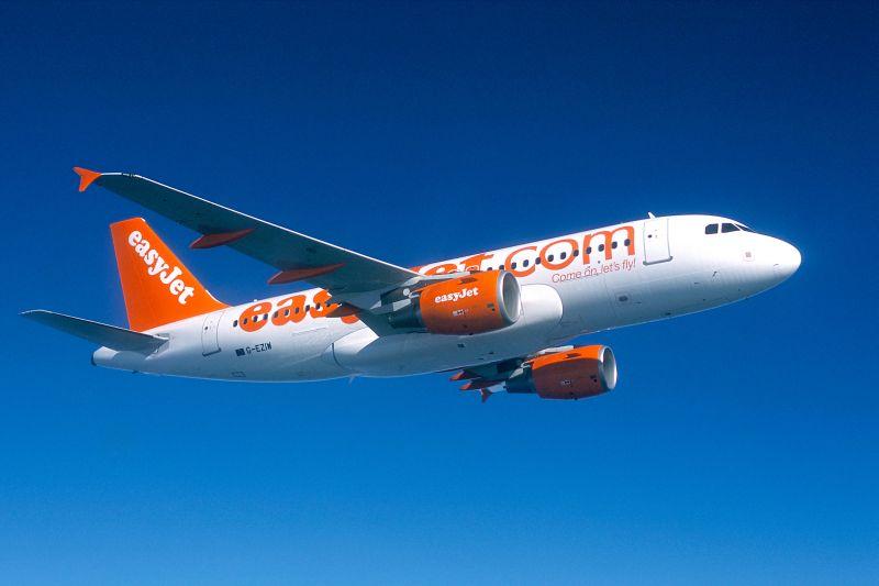 H Easy Jet άφησε ανήλικη μαθήτρια στο αεροδρόμιο του Λονδίνου