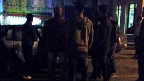 Σύρος: Νεαροί επιτέθηκαν σε αστυνομικούς που έσπευσαν να σταματήσουν καβγά