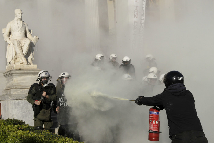 Επιχείρηση εσωτερικής αποσταθεροποίησης με “εργαλεία” λάθρο και παρακρατικούς  (vid)