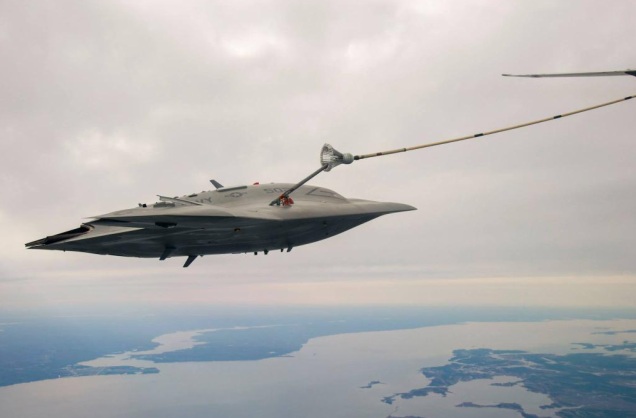 Πρώτος εναέριος ανεφοδιασμός για το UCAV X-47B του αμερικανικού Ναυτικού