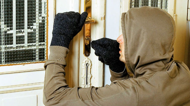 Κομοτηνή: Δύο ανήλικοι κι ένας 18χρονος οι δράστες 11 διαρρήξεων