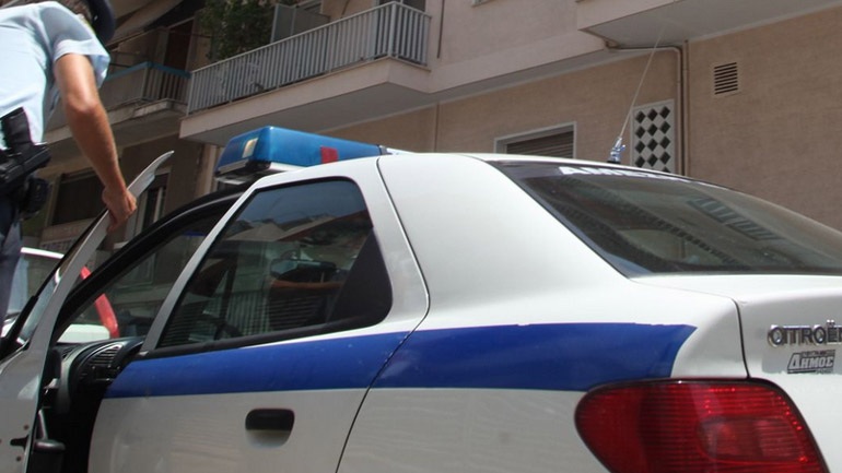 Κατήγγειλε ότι τον λήστεψαν και τον εγκατέλειψαν σε χωράφι