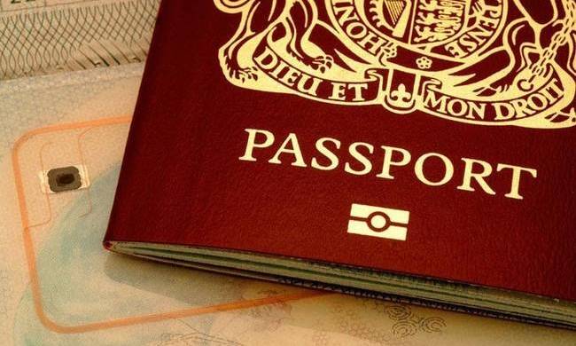 Ηράκλειο: Πέντε συλλήψεις για πλαστά ταξιδιωτικά έγγραφα