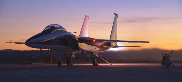 Δοκιμάζοντας τους κινητήρες ενός F-15B στις εγκαταστάσεις της NASA (Βίντεο)
